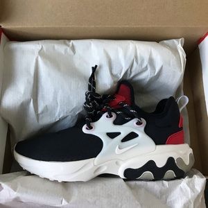 NIKE REACT PRESTO